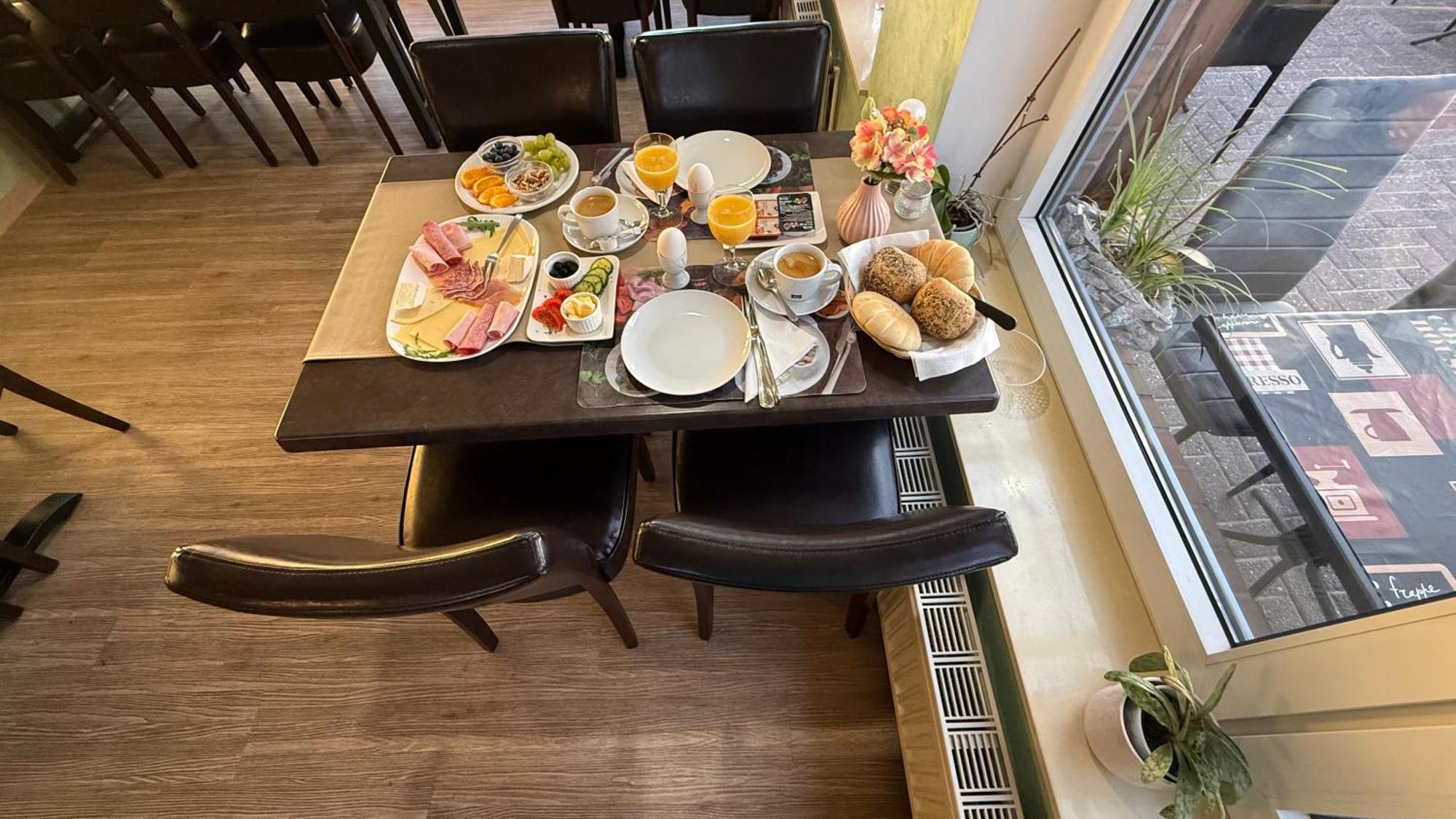 Pension Restaurant Pizzeria Lion Krummhörn المظهر الخارجي الصورة